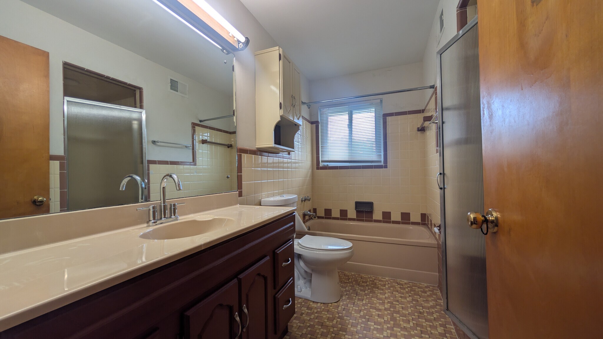 Bathroom - 701 Edgecliff St