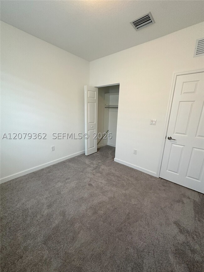 Building Photo - 1602 SW 28th Ct