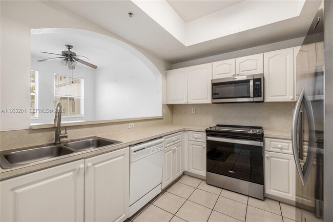 Building Photo - 8854 W Flagler St