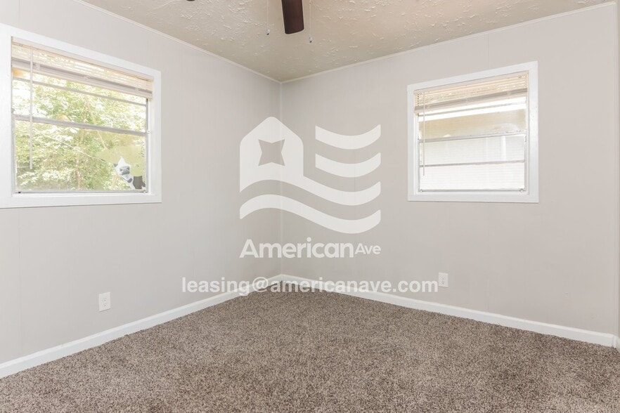 Building Photo - 2203 13th Ave