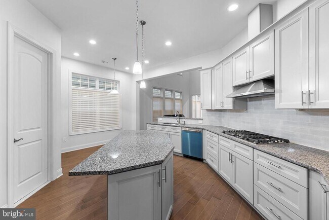Building Photo - 105 Samjan Cir