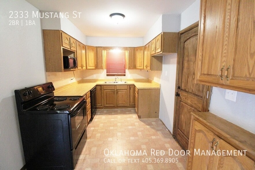 Building Photo - 2333 Mustang St