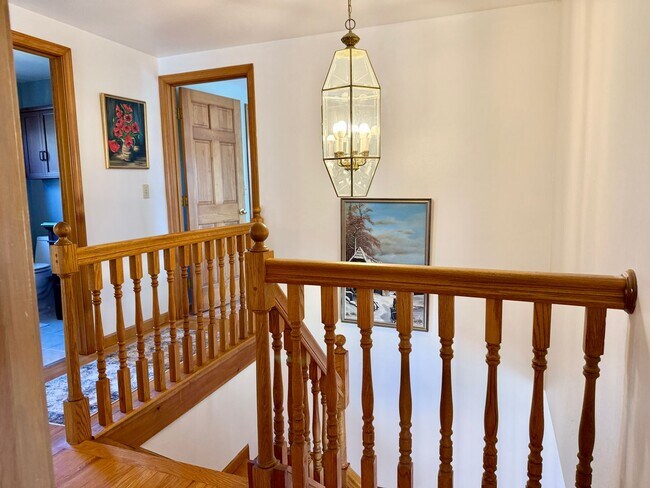 Building Photo - Meticulously Maintained 3BD/2.5BA Home in Quiet Westbrook Neighborhood!