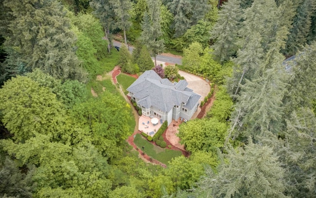 Building Photo - 4 bed/4bath, 5000sqft, adult home? Sober living? Barton Park!