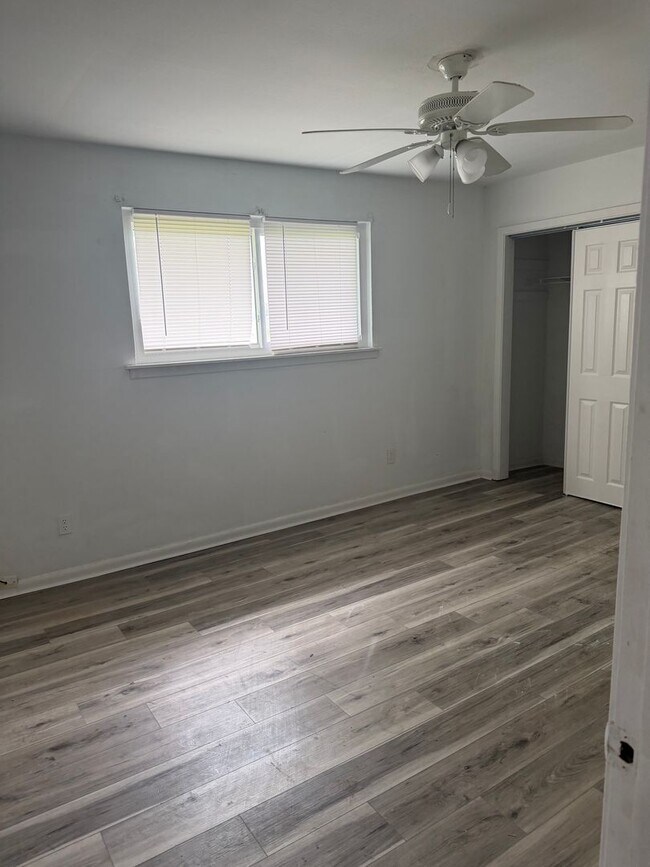 Building Photo - Affordable Town home