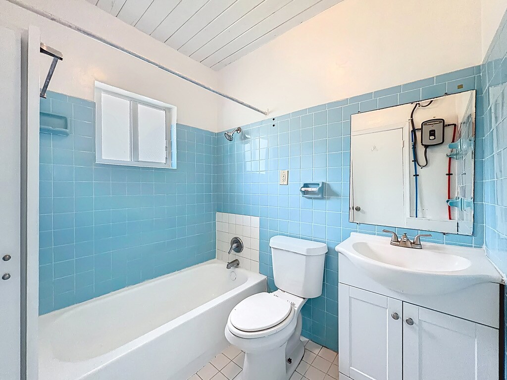 Building Photo - 401 NW 16th Ave