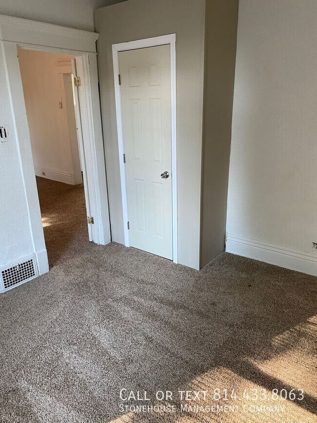 Building Photo - 1619 Plum St