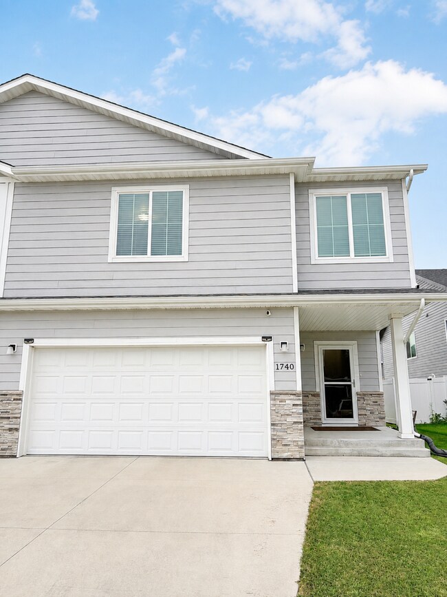 Building Photo - 1740 Tobi Ln