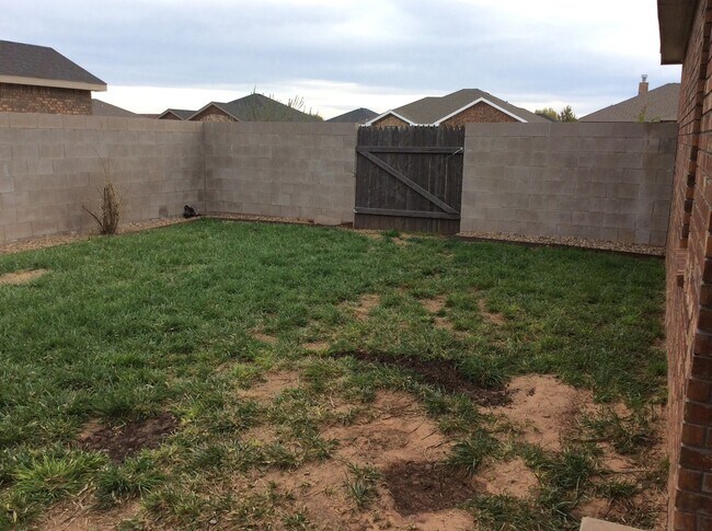 Building Photo - 200 Almond Tree Ln