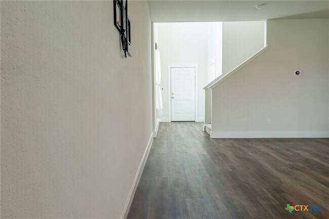 Building Photo - 804 Sweetgrass
