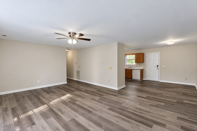 Building Photo - 424 Blake Cir