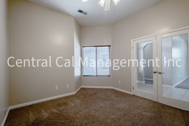 Building Photo - 3 Bedroom/2 Bath Home with Office in the Desired Northwest - $2495 Per Month