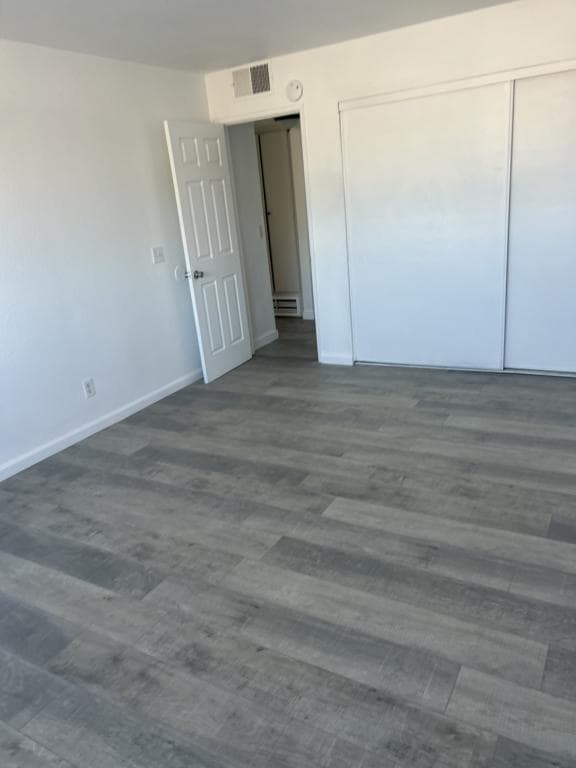 Building Photo - 120 E Ave Q7