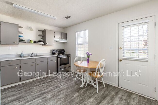 Building Photo - 1852 Faulkner Dr