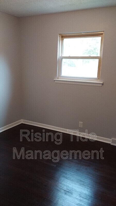 Building Photo - 948 Longview Cir