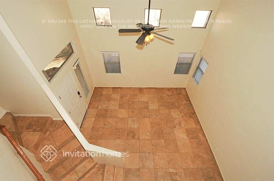 Building Photo - 7111 N 77th Dr