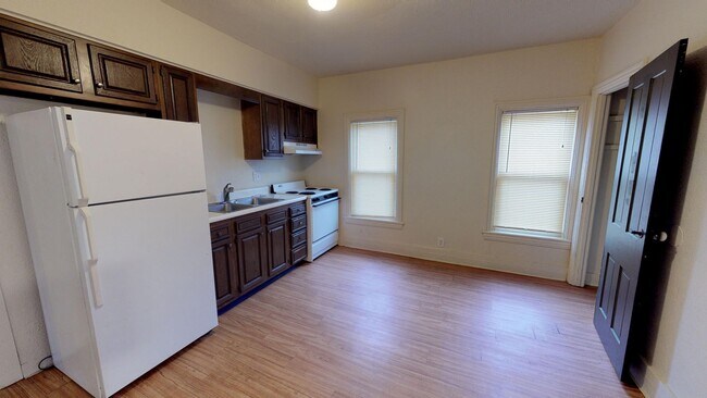 Building Photo - 1051 Liberty St