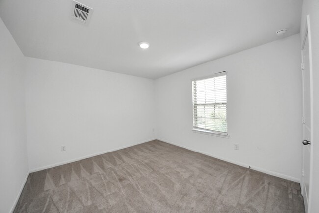 Building Photo - 1325 Grass Bnd Dr