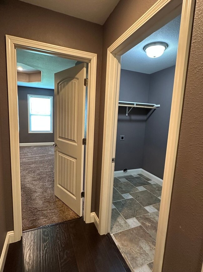 Building Photo - Well Maintained 3 Bed 2 Bath w/ Fence in Waynesville