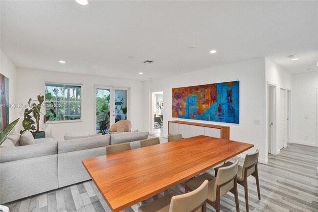 Building Photo - 1725 Winterberry Ln