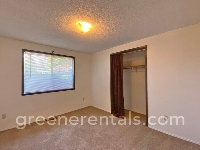 Building Photo - Coming Soon! 3BR 1.75BA Rambler in Olympia...