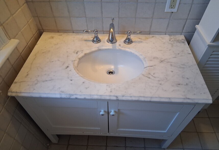 Building Photo - 1954 Columbia Rd NW