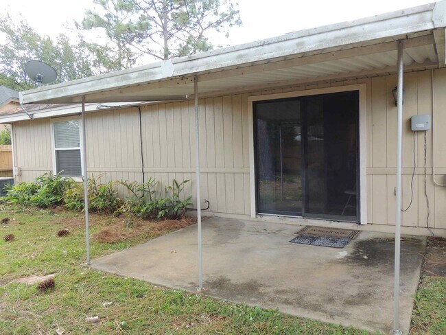 Building Photo - 3/2 with fenced yard in Argyle area