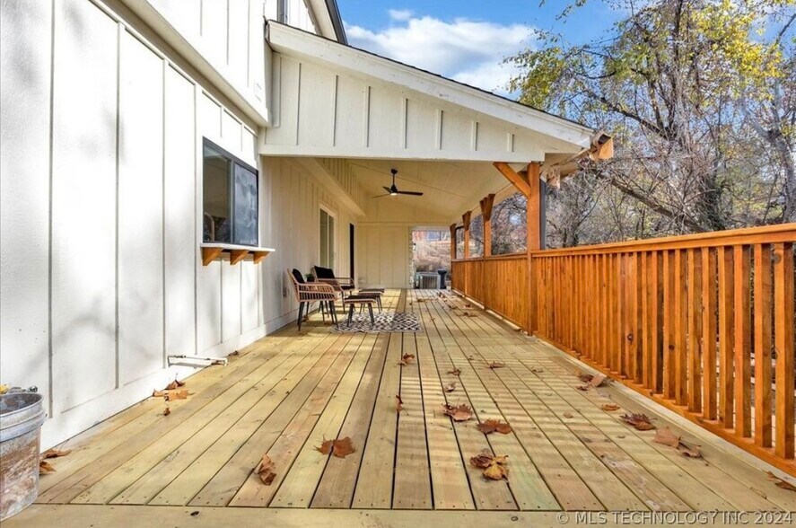 Building Photo - 11016 S Jamestown Ave