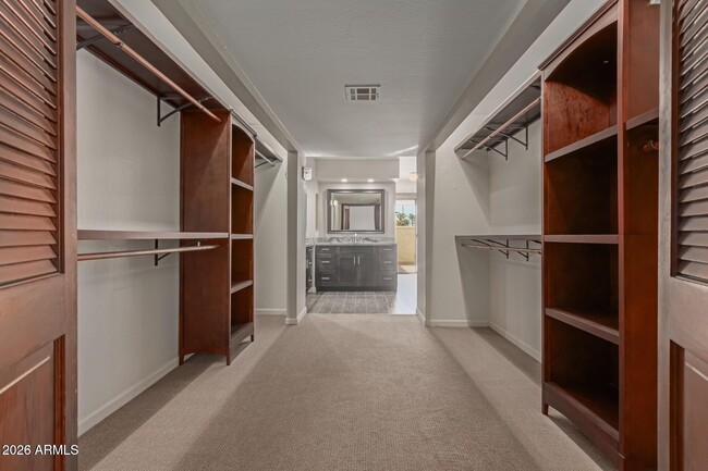 Building Photo - 5537 N 71st St