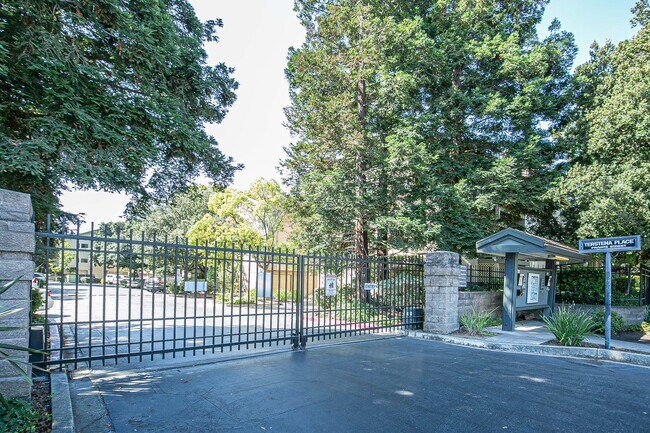 Building Photo - 1912 Magdalena Cir