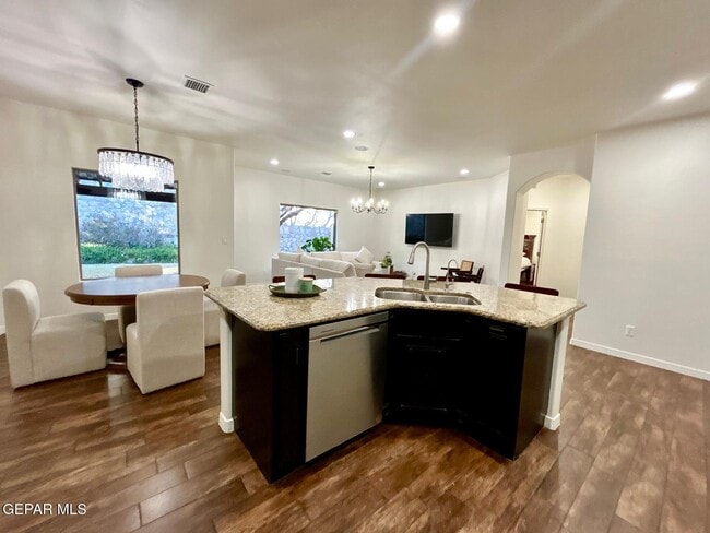 Building Photo - 7349 Skyrocket Dr