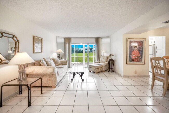 Building Photo - 3951 Via Poinciana