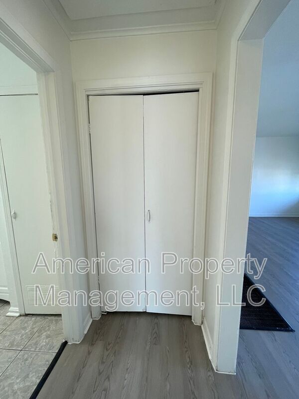 Building Photo - 2730 N Main St