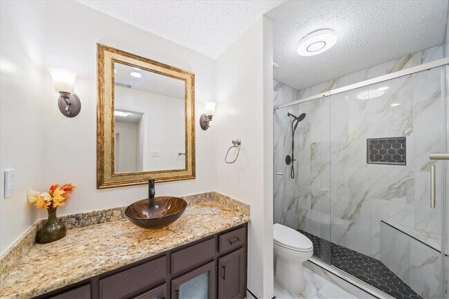 Building Photo - 8429 King William St