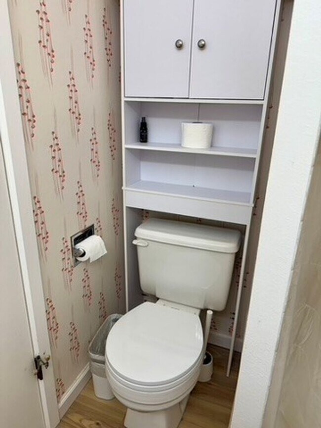 Building Photo - Large Two bedroom, Two Bath Furnished, all Inclusive mid term rental.