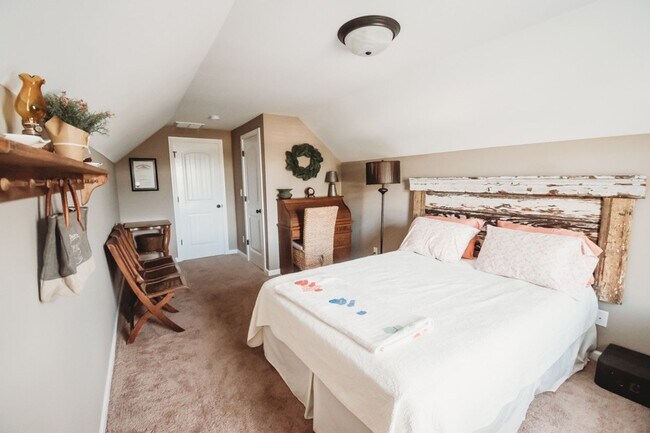 Building Photo - Fall in Love with this home!!!