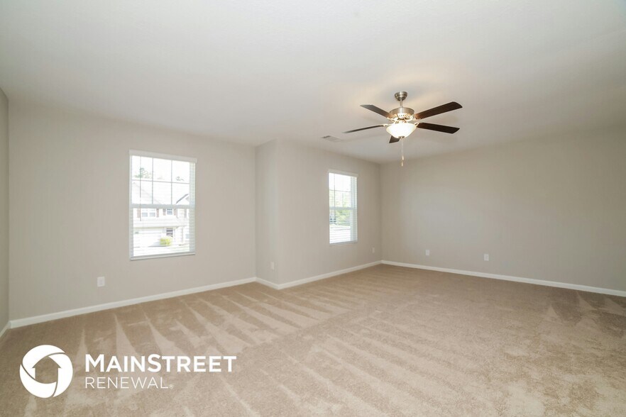 Building Photo - 521 Firethorn Ct