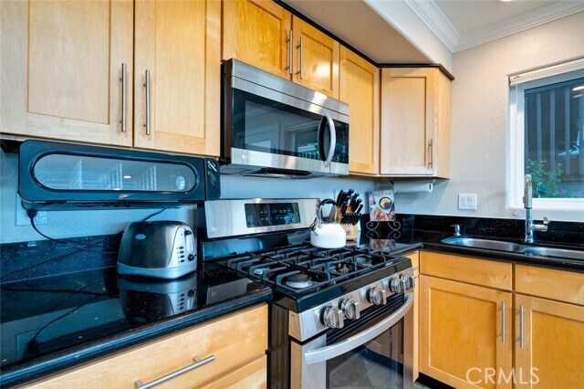 Building Photo - 174 Cliff Dr