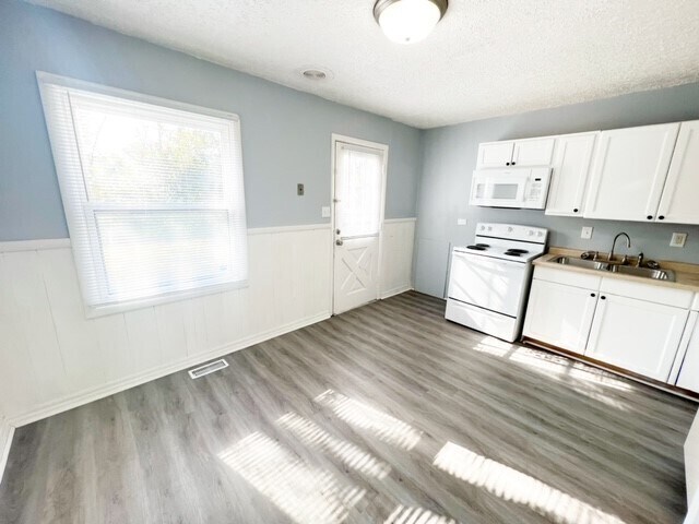 Building Photo - 6509 E 46TH STREET