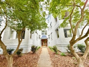 Building Photo - **BEST DEAL**Ghent -2 Bedroom condo 2nd Fl...