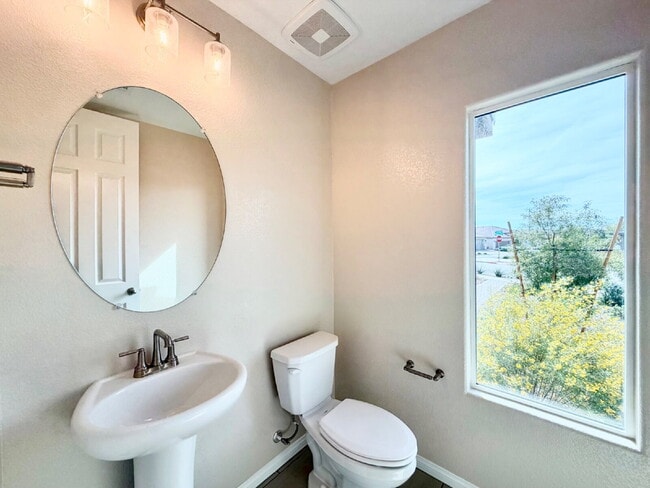 Building Photo - 3 Bedroom Townhome for Rent in Cadence Henderson | Solar Home | Master-Planned Community Near Las...