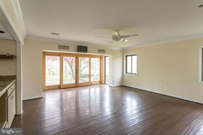 Building Photo - 1434 Kirby Rd