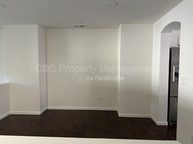 Building Photo - 542 Mill River Ln