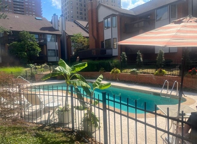 Building Photo - 4444 Lindell Blvd