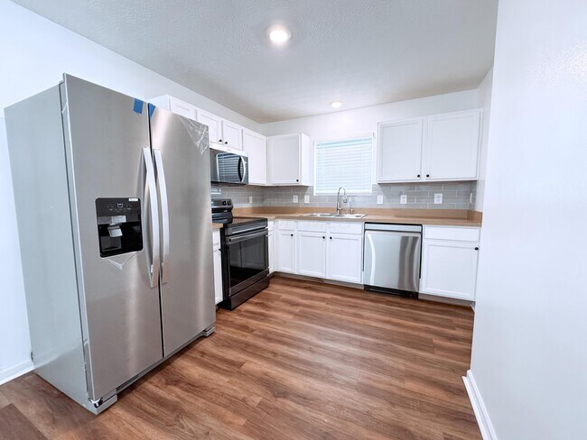 Building Photo - 7257 Reynolds Crossing Dr