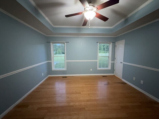 Building Photo - Justice Rd Avail for Rent!