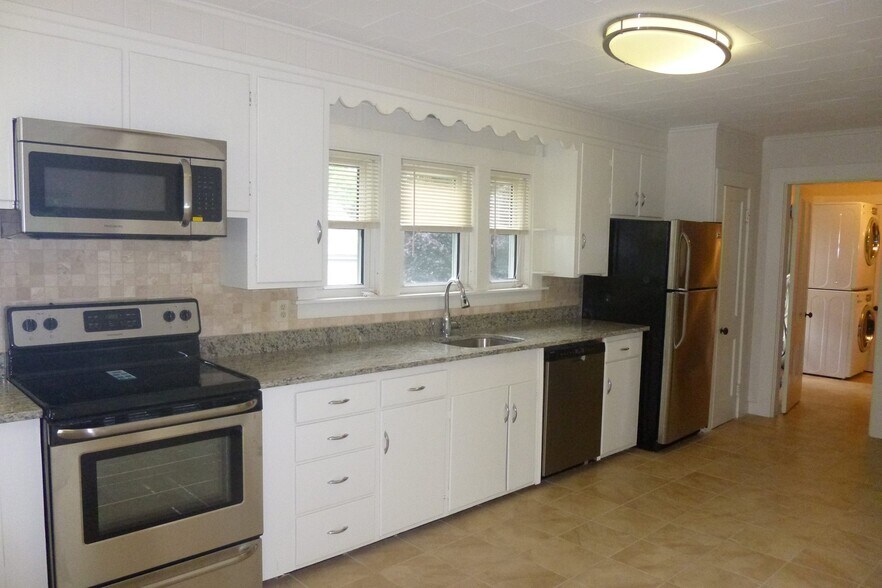 Kitchen - 293 High St