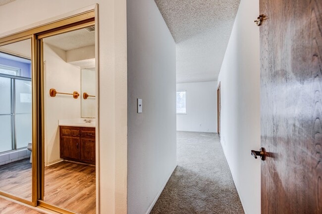 Building Photo - HORSE TRAINERS! MUST SEE HORSE PROPERTY AWESOME ACRAGE 5 ACRES Beautiful Custom 1 story home in W...