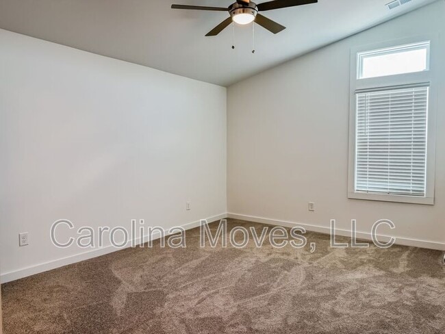 Building Photo - 1431 Darrowby Way