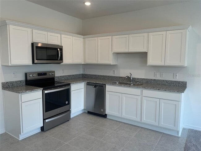 Building Photo - 497 Madison Dr